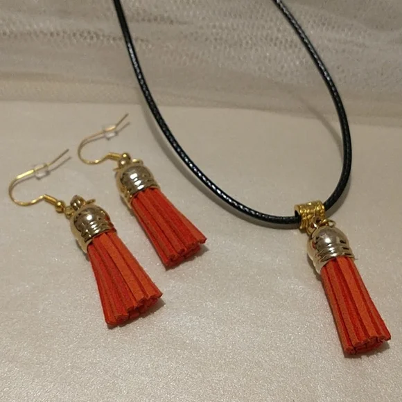 Salmon Color Tassel Set! - Picture 2 of 8